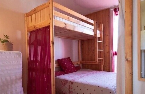 Cadeilhan-Trachere Apartment | Saint-Lary Pla d'Adet sleeps 9 at the foot of the slopes