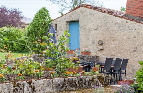 Saint-Michel-le-Cloucq Cottage | Saint Michel Le Cloucq: Old character cottage in south Vendee