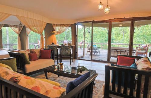 Baihar Hotel | Saja and Sal The Chief's Tent