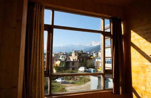 Gunehr Hotel | Sajan's Bir Verse