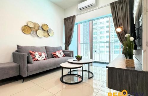 Salak South Apartment | Salak Selatan Pool View with Wifi & Netflix 4PAX
