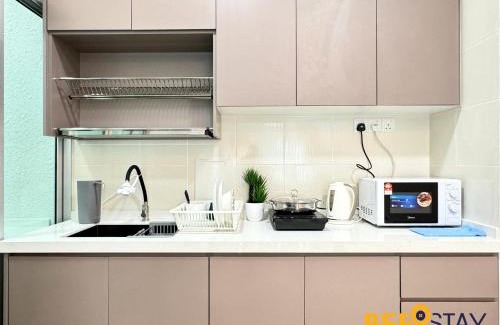 Salak South Apartment | Salak Selatan Pool View with Wifi & Netflix 4PAX