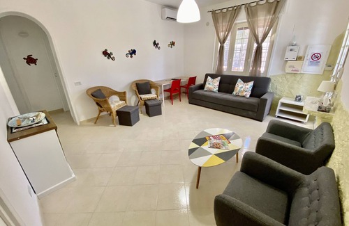 Giorgilorio Villa | Salento Beach House Sea View & Private Parking!