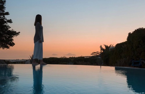 Santorini Villa | Saligari Villa with private pool & outdoor hot tub