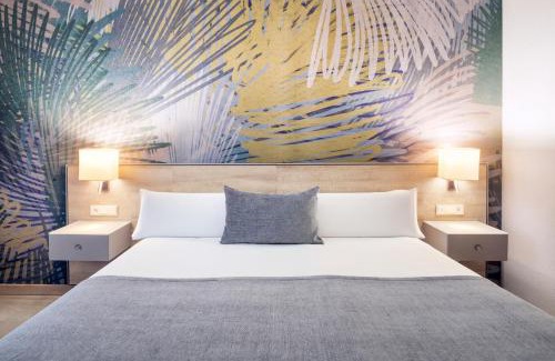 El Prat de Llobregat Hotel | Salles Ciutat del Prat Barcelona Airport