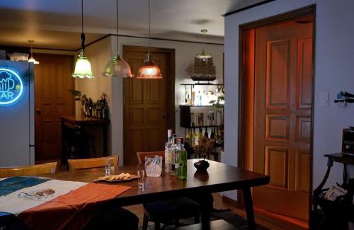 Seobinggo-dong Villa | Salon de Hannam River view