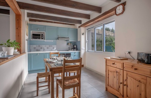 Batz-sur-Mer Ski Chalet | Salt worker's house 400m from the Guérande marshes