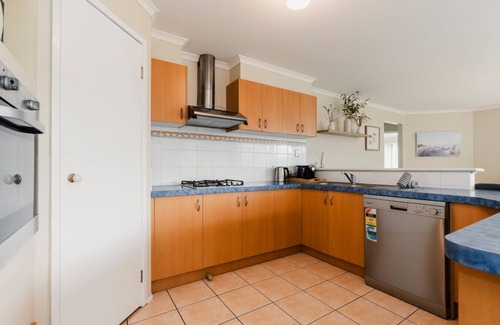 Portarlington House | Saltwater Shores - Pet friendly - Sleeps 10