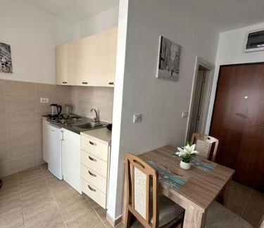 Golubovina Apartment | Saly 70 studıo
