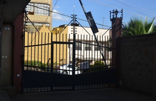 Ngara West Apartment | Sam Suite Studio, very clean and free wifi, secure parking. 5 min walk to CBD.
