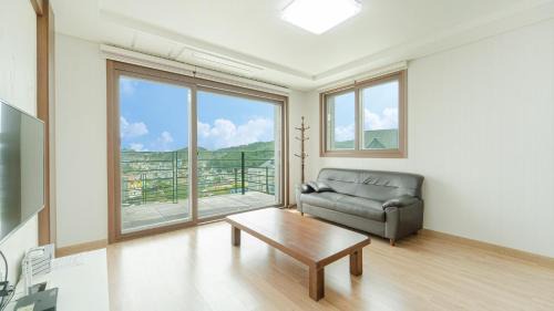 Samcheok House | Samcheok Santorini Pension