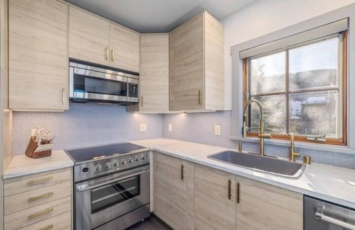 River Run Condo | Sammy's Slope Side Bliss: 3br in Keystone Village