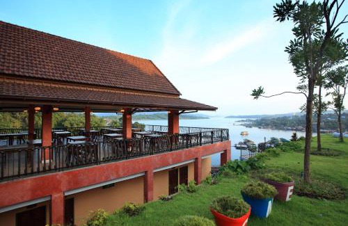 Sangkhla Buri Hotel | Samprasob Resort