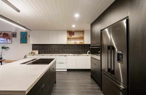 Moffat Beach Apartment | Samudr on Seaview at Moffat Beach