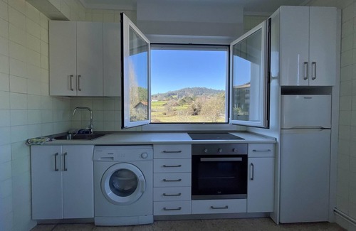 Sukarrieta Apartment | San Antonio Beach Flat