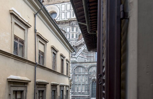 Duomo Apartment | San Miniato Apt - Luxury Apartments at 20 steps from Duomo; Elevator equipped.