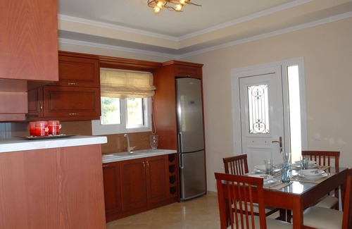 Agios Stefanos Avliotes Villa | SAN STEFANOS NW CORFU VILLAS IN THE BEACH.