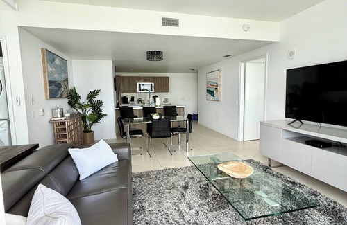 Central Beach Condo | Sanctuary by the Sea-Entire 1 Bedroom, 1 Bathroom Condo in the Tiffany House