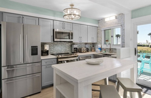 Seacrest Condo | Sand Cliffs 108: Steps to beach & pool access + Free Attraction Tickets!