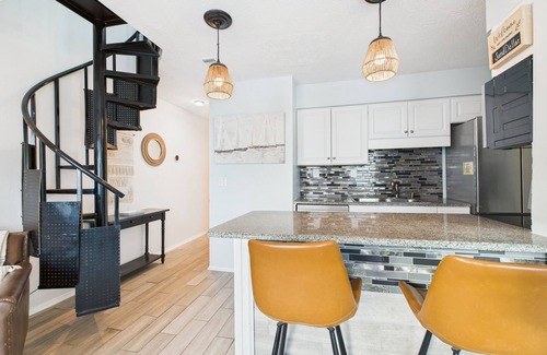 Crescent Beach Condo | Sand Dollar Serenity B15-Coastal Views-Sleeps 6