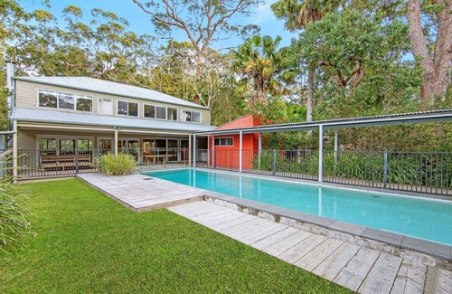 Pearl Beach House | Sand & Sea - Pearl Beach with pool