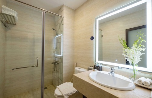 Duc Trong Hotel | Sandals Star Hotel