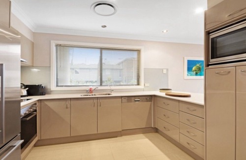 Ettalong Beach Apartment | SANDBAR - WATERFRONT ETTALONG BEACH