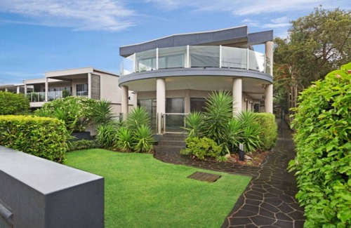 Ettalong Beach Apartment | SANDBAR - WATERFRONT ETTALONG BEACH
