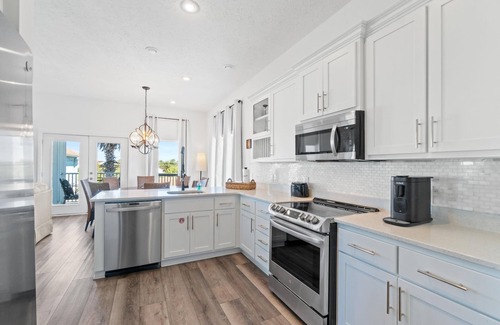 Laguna Beach House | Sandcastle Beach House - Pet Friendly, 145 Steps to Beach, Sleeps 16, Hot Tub