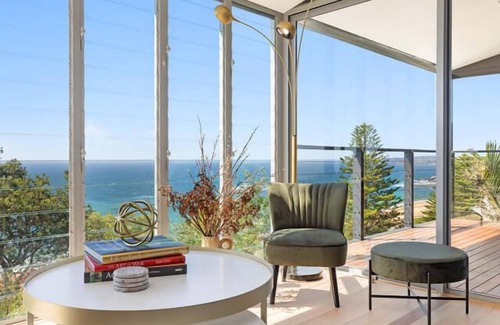 Forresters Beach House | Sandcastle by Coast Hosting