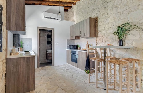 Vasa Koilaniou Apartment | Sanders Andre Marie - Nice Studio w Shared Garden