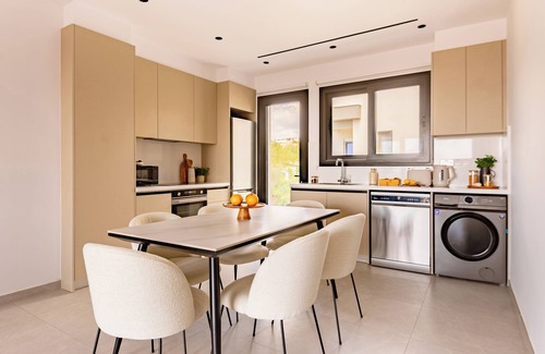 Agios Athanasios Apartment | Sanders Eduardovich - Great 2-Bdr with Balcony