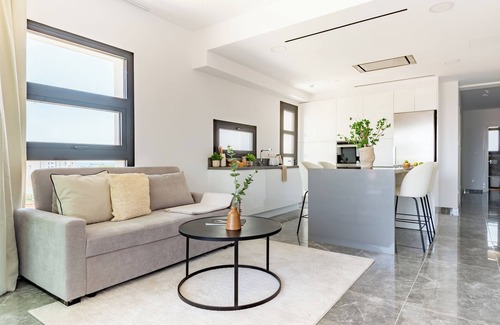 Agios Athanasios Apartment | Sanders Evolution 2 - 2-Bdr Apt with Private Rooftop