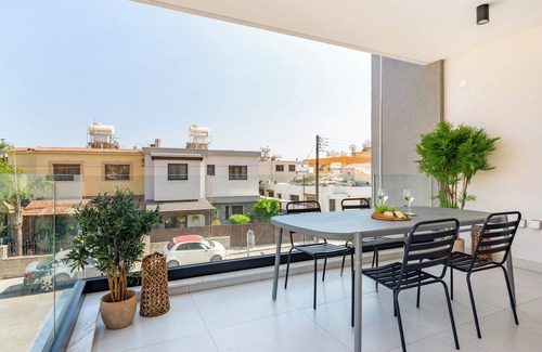 Agios Athanasios Apartment | Sanders Only - Adorable 2-Bdr Apt with Balcony