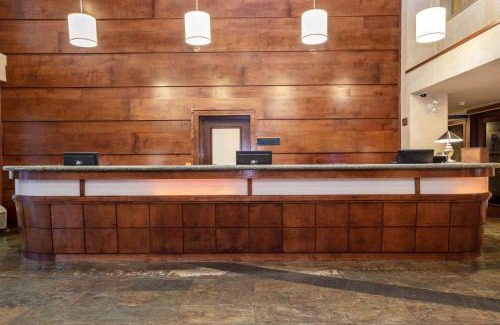 Regina Hotel | Sandman Hotel & Suites Regina