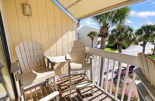 Holiday Isle Condo | Sandpiper Cove 7200 2 Bedroom 2 Bathroom Beach Getaway in Destin, FL FREE Beach Service