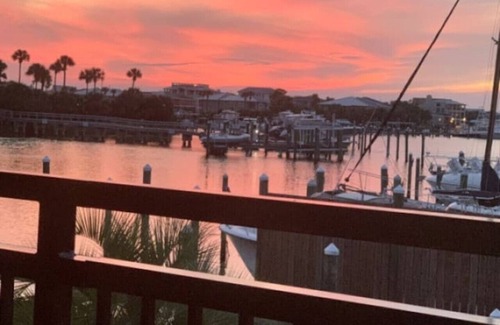 Holiday Isle Condo | Sandpiper Cove Unit 1027 1 Bedroom With FREE Beach Service