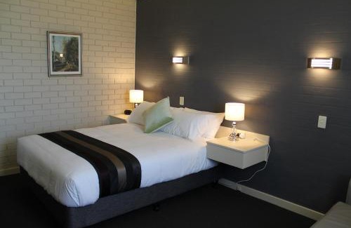 Mount Muirhead Hotel | Sandpipers @ Millicent