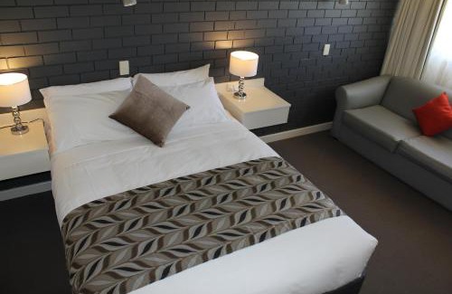 Mount Muirhead Hotel | Sandpipers @ Millicent