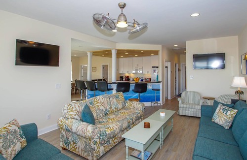 Holden Beach House | "Sandy Dunes" - Oceanfront Home w/Private Pool, 8 Bedrooms/6.5 Bathrooms
