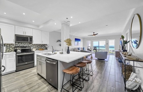 Sandestin Apartment | Sandy Shores Escape · Stunning beach views *Not your grandma’s condo*