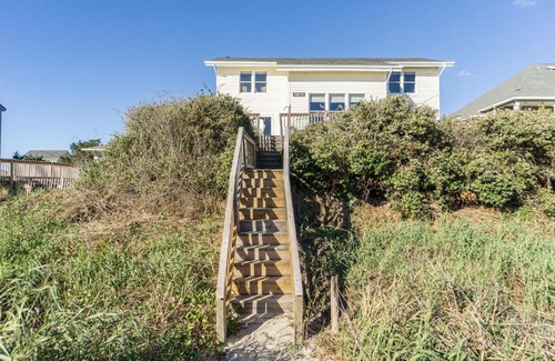 Long Beach House | Sandy Toes and Salty Kisses