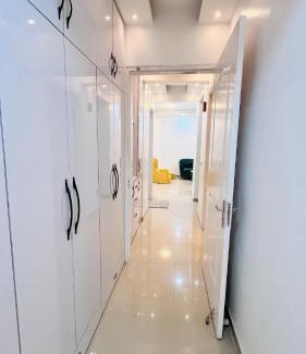 Naini Apartment | Sangam Retreat Cozy stay close to arail ghat