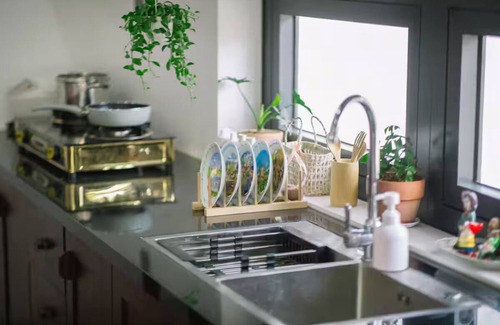 Hue Villa | Sanh homestay pool windows mall