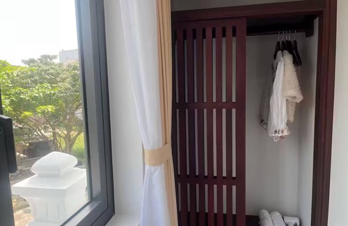 Hue Villa | Sanh homestay pool windows mall