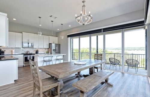 Point Venture House | Santana, Lake Travis Lakefront Paradise