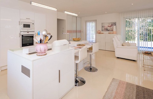 Les Farges House | Santoneige is a spacious (150 m2) newly built holiday home in 2018
