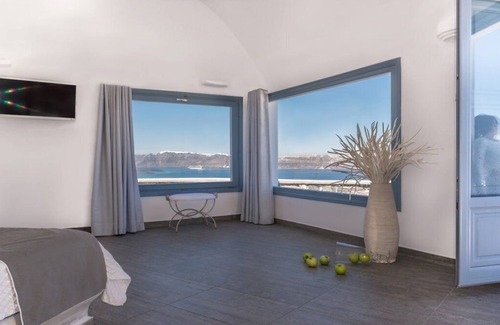 Akrotiri Hotel | Santorini Akrotiri Superb Sea View Shared Pool