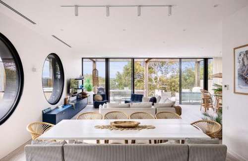 Sorrento House | Santorini Blue Sorrento with heated spa and stunning views