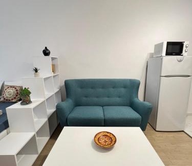 Studentski Grad Apartment | Santorini modern and cosy Apt near UNSS and NSA w WiFi